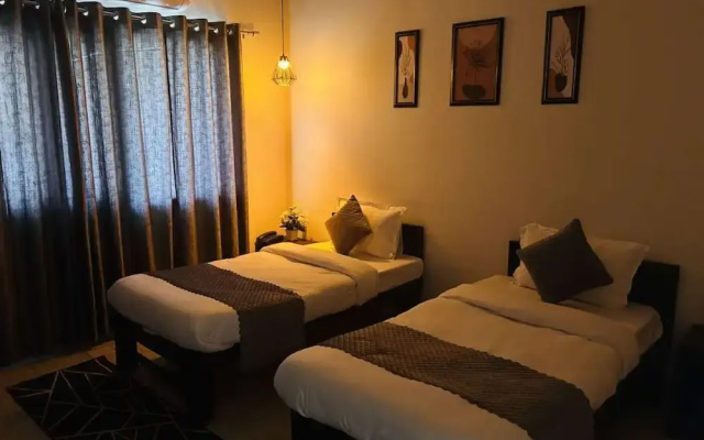 7Cr Hotel