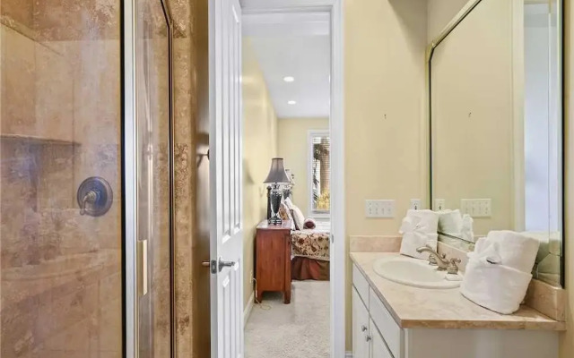 Collier Court 3 - Six Bedroom Home