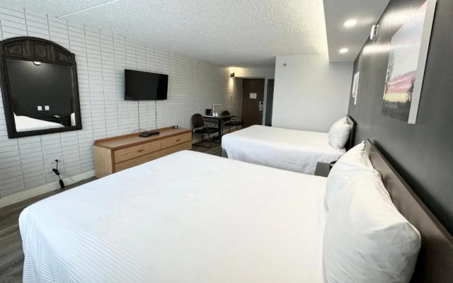 Canadiana Motor Inn