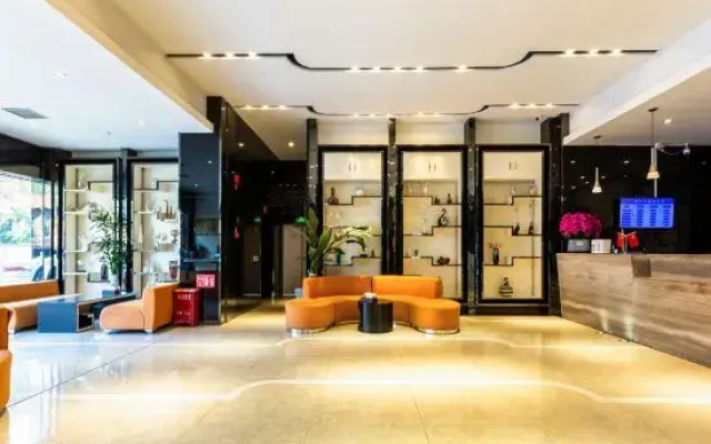 LiveCool-Hotel (WanDaGuangChangShunHaiDiTieZhanDian)