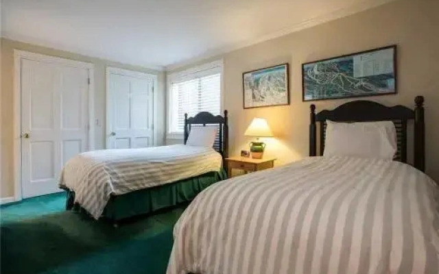 West Condominiums - W3502