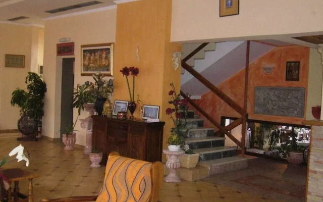 Aiolos Hotel