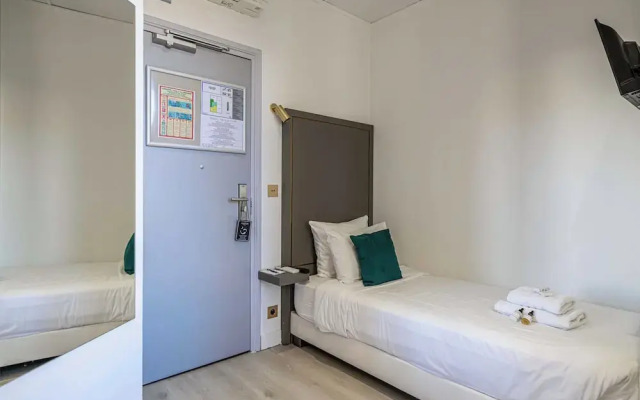 Hotel Avaton - Single Bedroom - Cannes Palais