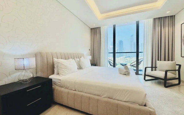 Venduras Chic 1BR Burj Views Sterling