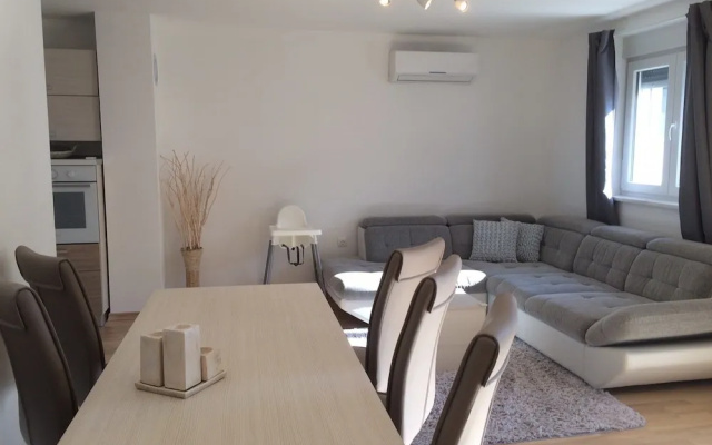 Apartment Hennion / Two Bedrooms A3 Liam