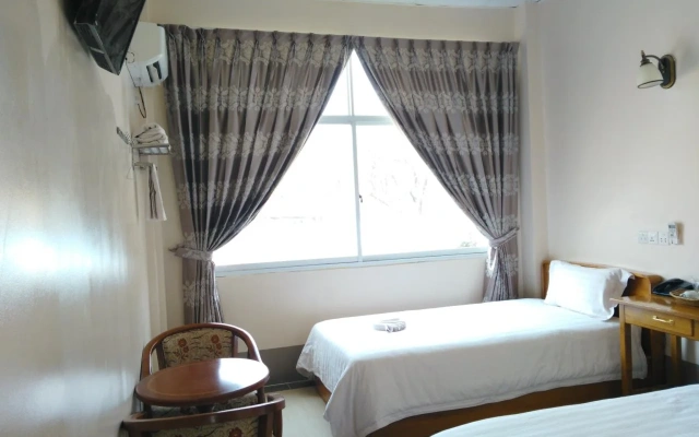 Man Thi Tar Hotel