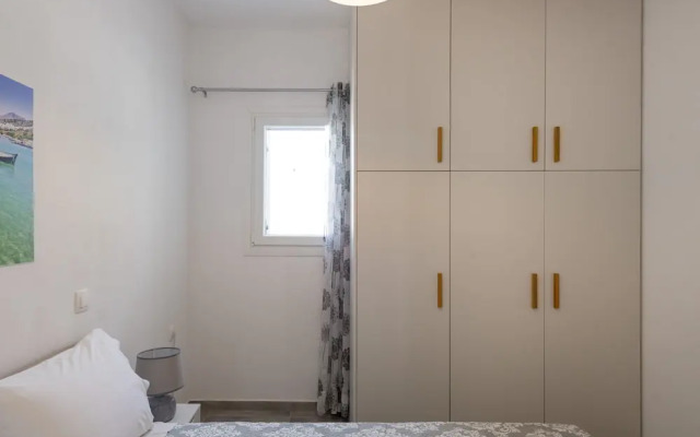 Parikia's Sunlight 2bedroom House