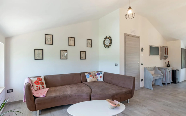 Rural apartment in Matelica with shared pool