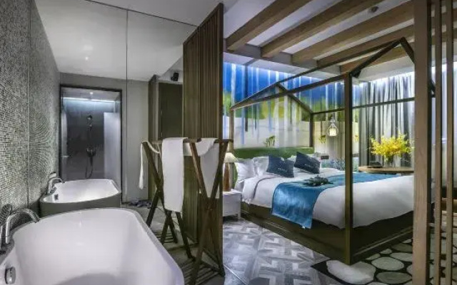 F&F Hotel