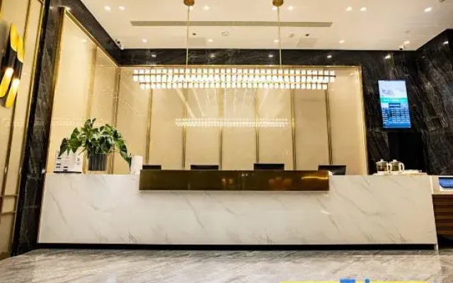 Starway Hotel (Zhengzhou Songshan Road Erqi Wanda)
