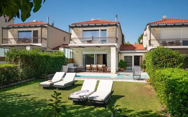 Sunny Exclusive Dio in Chaniotis