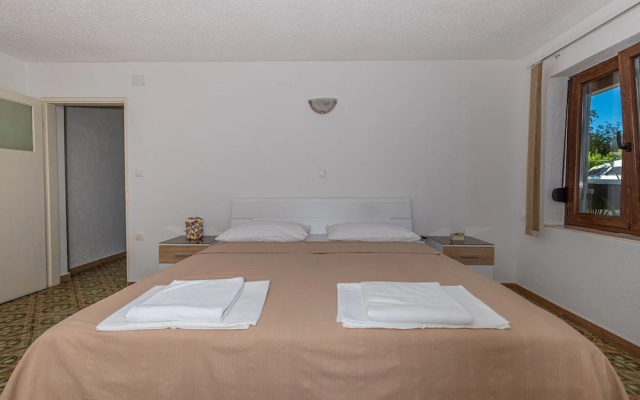 Apartments Pilas