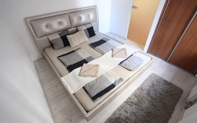 Dfive Apartments - Regiposta