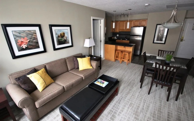 Canterra Suites Hotel