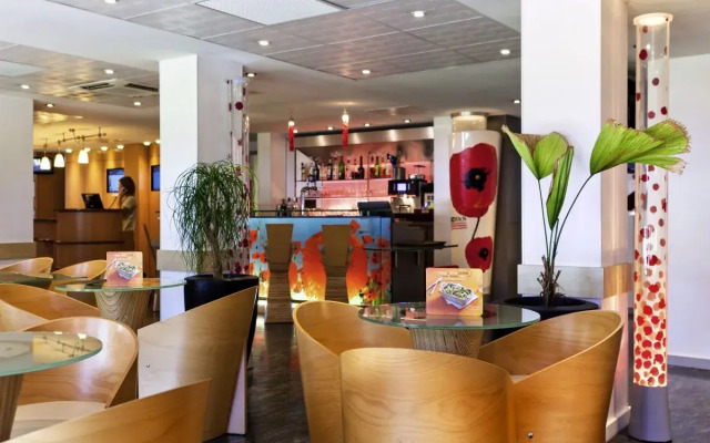 ibis Lyon Est Bron