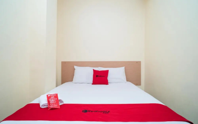 RedDoorz Syariah near Taman Siring 2
