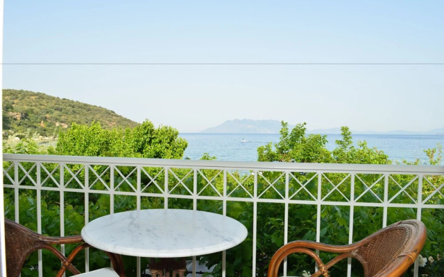 Mouria Pension