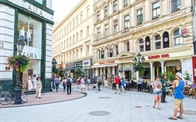 The Fashion Street Apartments