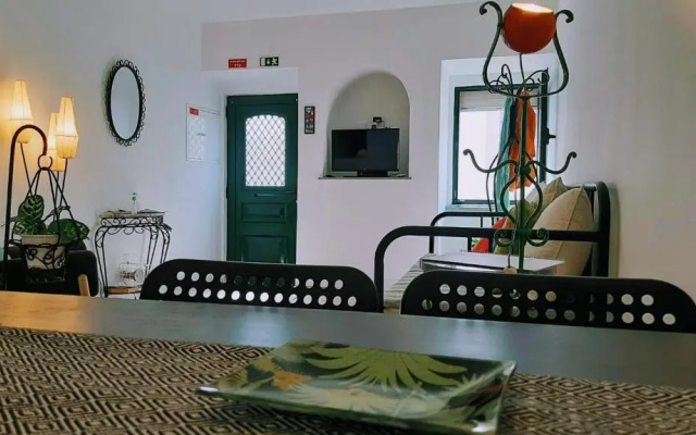 Happy Terrace Downtown Tiny House 100% Portuguese