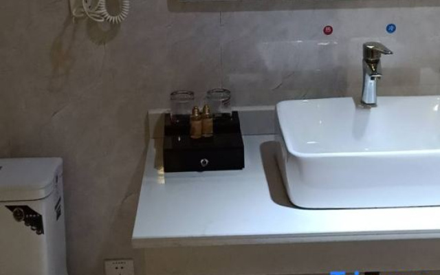 Red-crowned Crane Hotel, Liyang