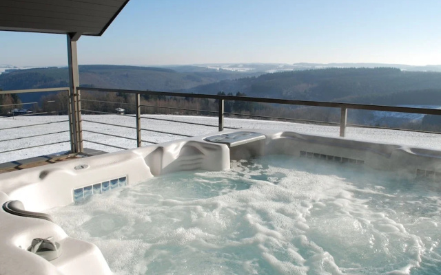 Luxurious Villa With Swimming Pool in La Roche