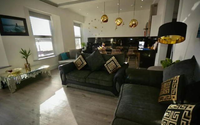 Sandybanks Torquay - Seaview and Promenade Apartments