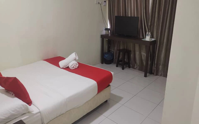 OYO 1104 Q Hotel