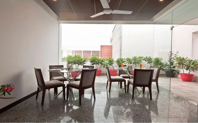 Stately Suites Golf Course Road