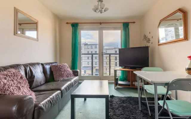 Elegant Apartment in Edinburgh near River Almond