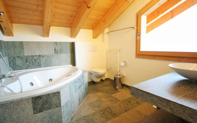 Quaint Chalet in Les Collons with Hot Tub