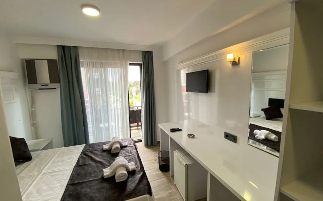 Atas Aqua  Otel Avsa