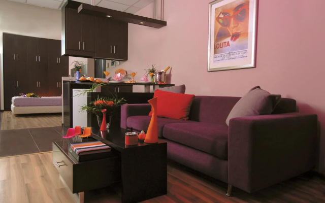 Suite Hotel Chrome
