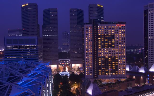 Отель Conrad Centennial Singapore Сингапур, Сингапур - 1 отзыв об отеле, цены и фото номеров - забронировать отель Conrad Centennial Singapore онлайн вид на фасад