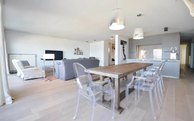Apartment in Duinbergen by the Seafront