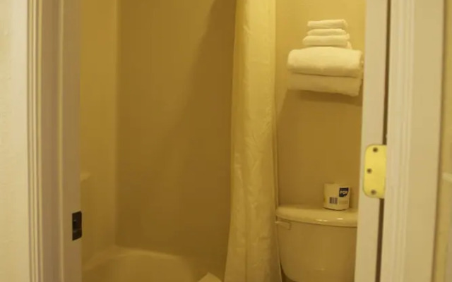 Rodeway Inn & Suites Downtowner-Rte 66