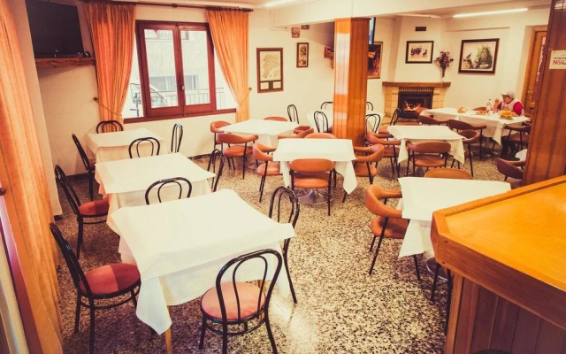 Hotel Moreno