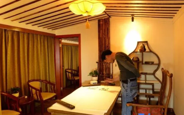 YIhe Lianhua Yanying Hotel