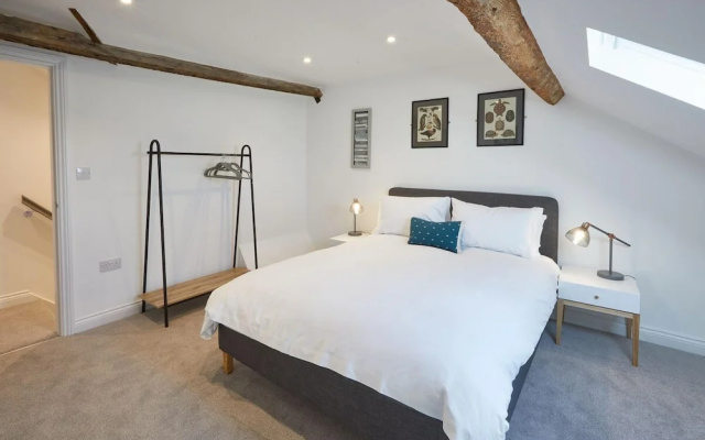 Host Stay Apartment B Cornerhouse Apartments