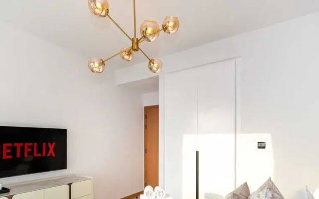 LUX  The Vida Marina Residence 2