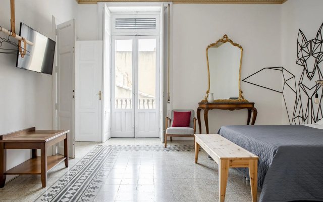 Cavour Apartment With Balcony by Wonderful Italy