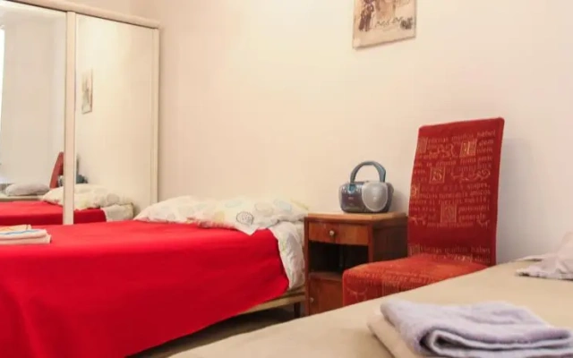 Room in apartment - Rue Droite