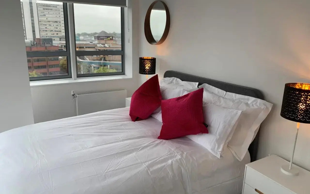 Bracknell - A Spectacular Dual Aspect 1 Bedroom Flat