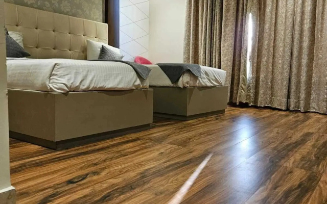 Four Leaf Hotel Akosha