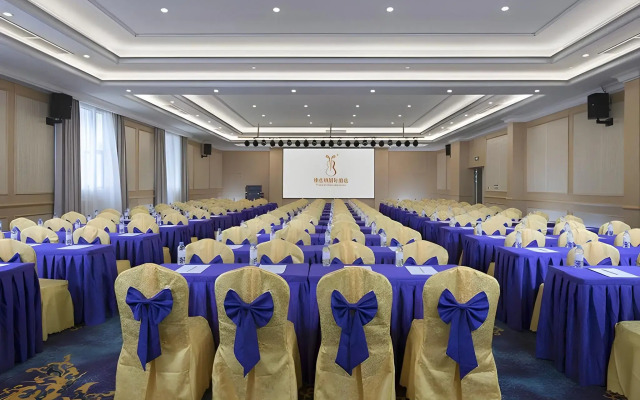 Vienna International Hotel (Foshan Eternal Love Xiqiao Mountain Scenic Area)