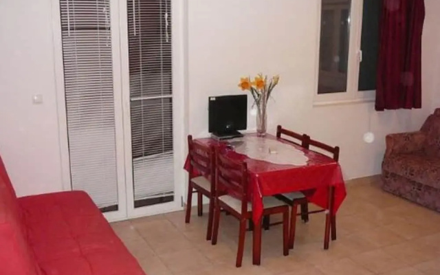 Cosy Apartment in Zadar With Balcony