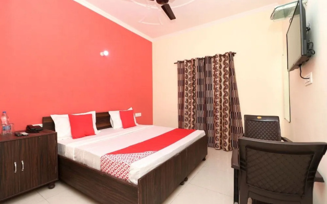 OYO 27670 Ts Hotel