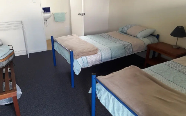 Tongariro River Retreat - Hostel