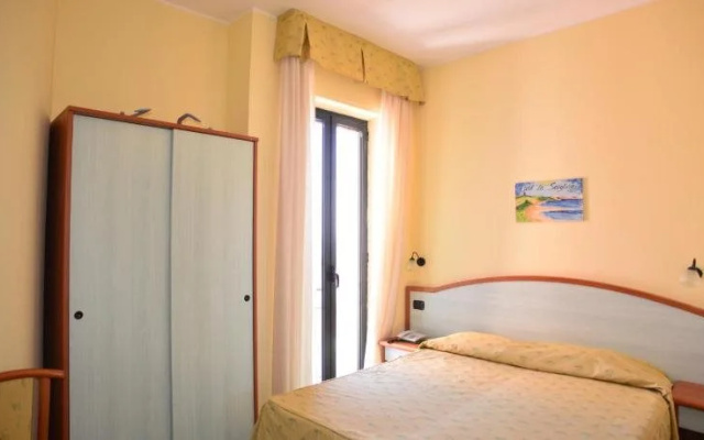 Hotel La Scogliera