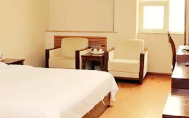 Yinzuo Jiayi Hotel (Dongying Huanghe Road Wanda Plaza)