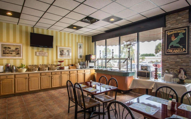 Ramada Stuart